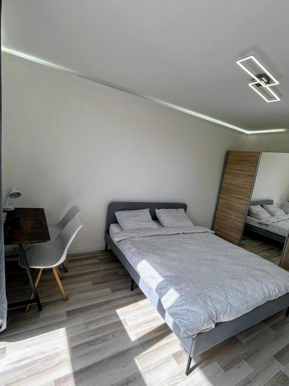 Charmant B&B Espace Et Confort Villeneuve-la-Garenne Zewnętrze zdjęcie